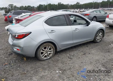 2017 Toyota Yaris Ia из США, поврежденный, VIN 3MYDLBYV2HY154555